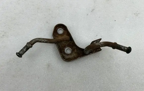Mercedes-Benz E C207 W207 Muffler mount bracket/holder A2044921841 5009