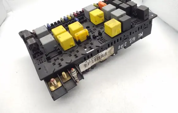 Mercedes-Benz ML W163 Fuse module 1635450205 08200101