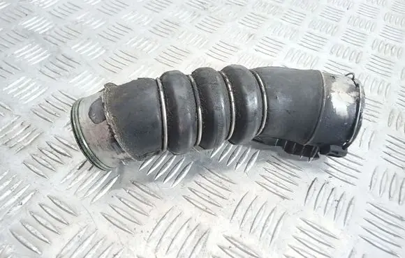 BMW 1 E81 E87 Intercooler hose/pipe 7797480