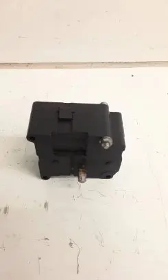 Audi A8 S8 D2 4D Air flap motor/actuator 4d0820511a