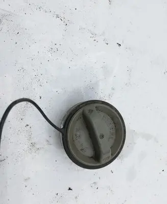 Toyota Corolla E120 E130 Fuel tank filler cap NOCODE