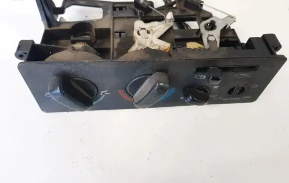 Mitsubishi Space Runner Climate control unit