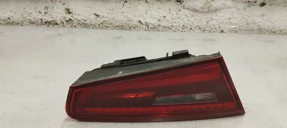 Audi A3 S3 8V Tailgate rear/tail lights 8v3945093b