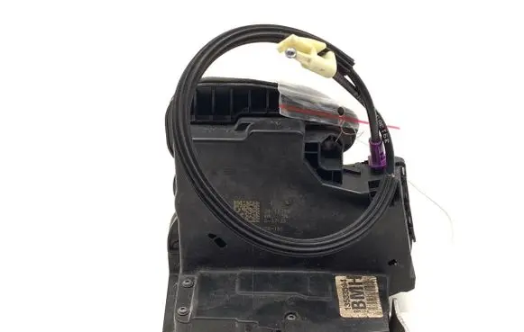 Opel Insignia B Front door lock 13533594