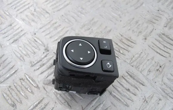 KIA Xceed Wing mirror switch 93530-J7000