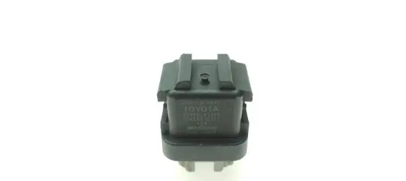Toyota Avensis Verso Glow plug pre-heat relay 2861067010 1567000671