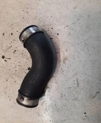 Volkswagen PASSAT B6 Intercooler hose/pipe 5274052