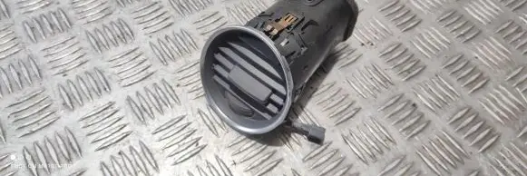 Mercedes-Benz C W204 Dash center air vent grill 07740