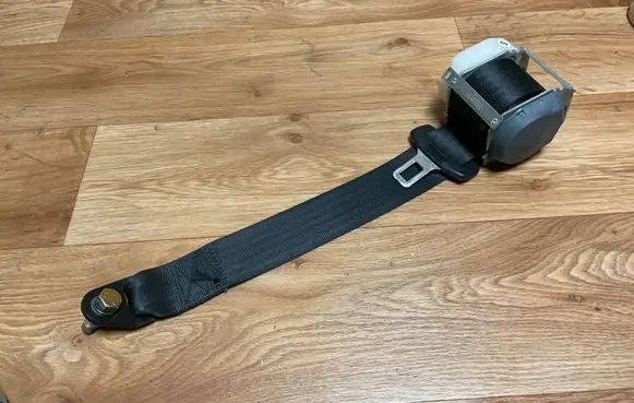 Alfa Romeo 147 Rear seatbelt 049104 10021130