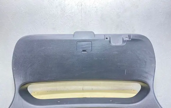 Tailgate trim