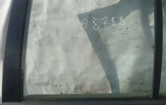 Mazda 626 Rear door window glass