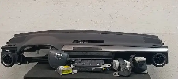 Toyota RAV 4 (XA40) Dashboard 