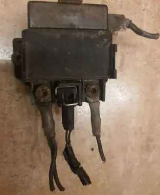 Volkswagen Golf III Glow plug pre-heat relay 191911261B 899011