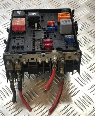Volkswagen Touran I Fuse box set 1K0937800E