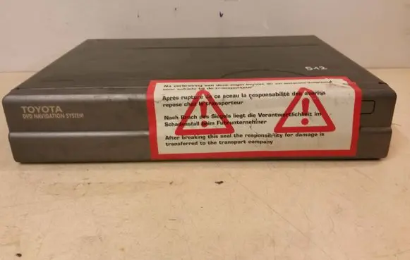 Toyota Avensis T250 Navigation unit CD/DVD player 0866200870