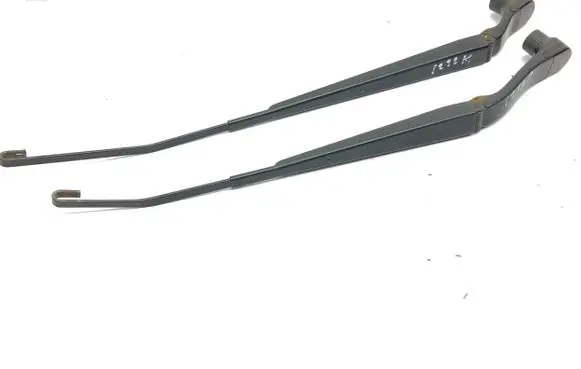 Jeep Grand Cherokee Front wiper blade arm