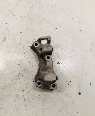 Citroen C4 I Engine mounting bracket 9688615780