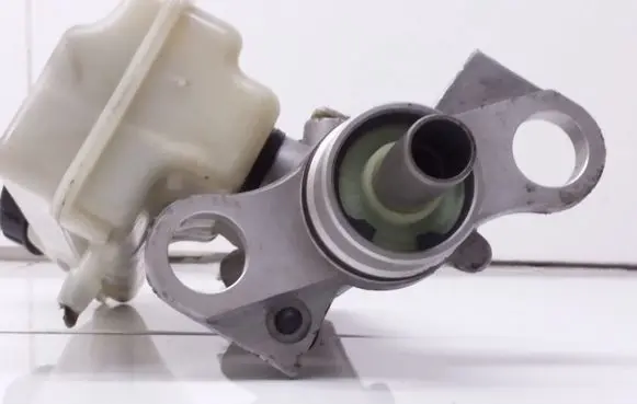 Renault Megane II Master brake cylinder 32067111 20038