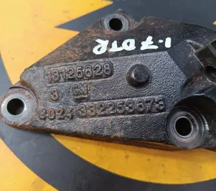 Opel Zafira B Engine mounting bracket 13125628 332253673