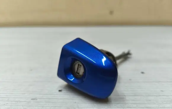 Toyota C-HR I Front door lock (next to the handle) 672
