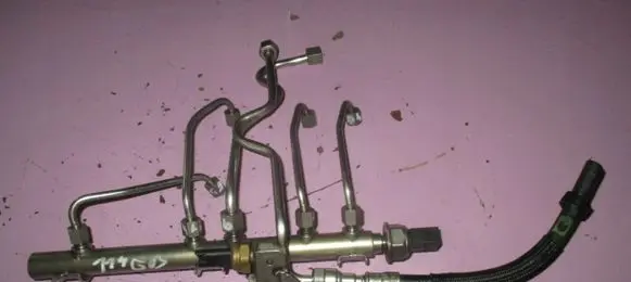 BMW 3 E90 E91 Fuel main line pipe 7537319