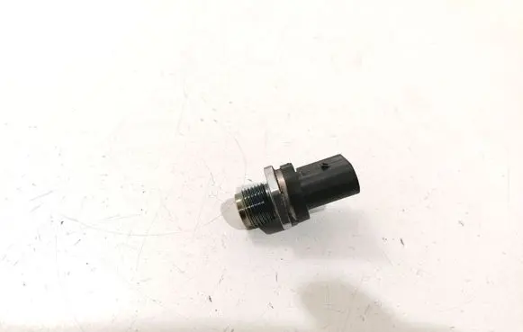BMW 1 E81 E87 Fuel pressure regulator 0281002988