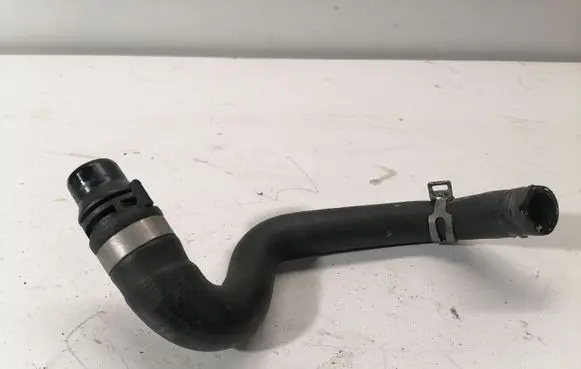 Volvo XC90 Engine coolant pipe/hose 31465024
