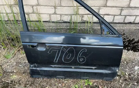 Volkswagen PASSAT B3 Front door