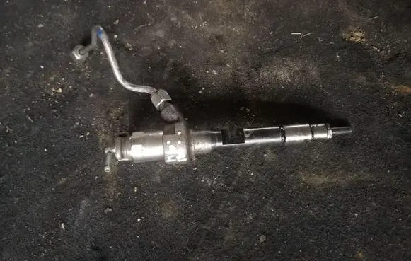 Mazda 6 Fuel injector R2AA13H50