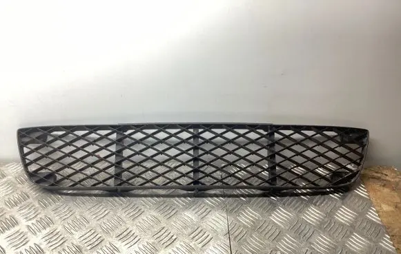 Mazda 323 F Front bumper lower grill B30D501T1