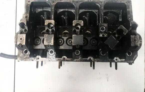 Volkswagen Golf IV Engine head 038103373r