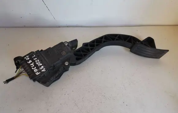 Ford Focus Accelerator throttle pedal 4M519F836BH
