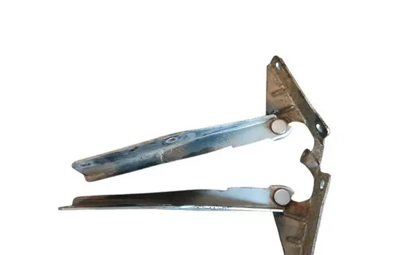 Subaru Forester SG Engine bonnet/hood hinges 