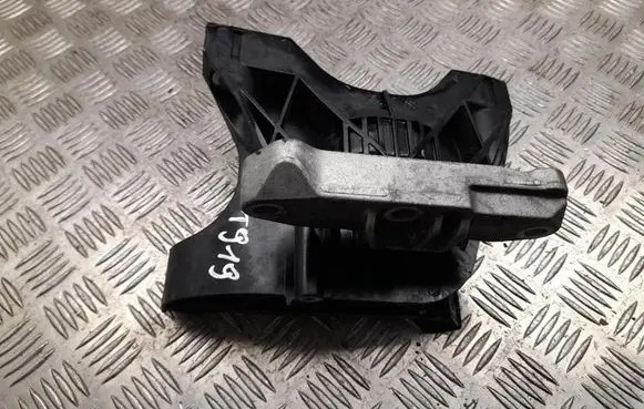 Opel Astra L Engine mount bracket 