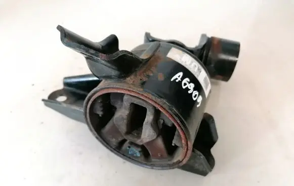 KIA Sportage Engine mount bracket