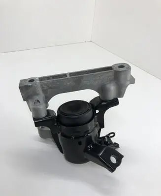 Toyota RAV 4 (XA40) Engine mount bracket