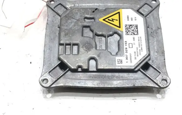 BMW X3 E83 Voltage converter/converter module 1307329153
