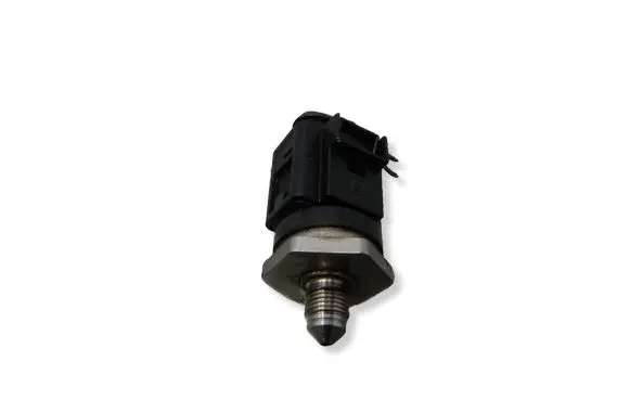 Volkswagen PASSAT CC Fuel pressure sensor 0261545035