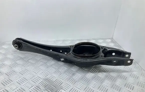 Volkswagen PASSAT B8 Rear upper control arm/wishbone 3Q0505311E