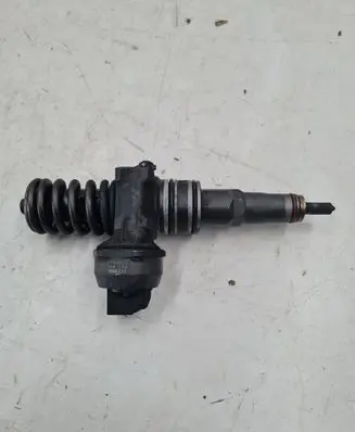 Volkswagen Caddy Fuel injector 038430073AH 0414720036