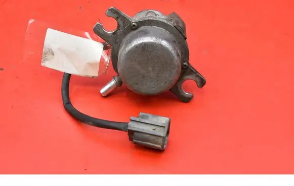 Opel Astra J Vacuum pump 13343961