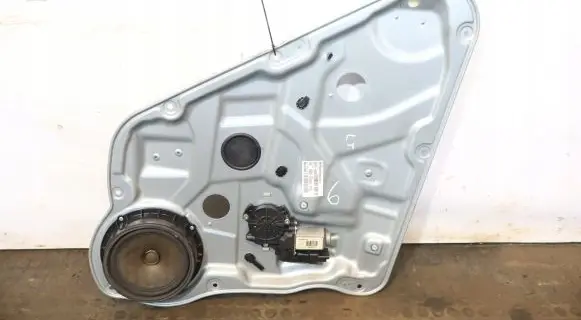 KIA Ceed Rear window lifting mechanism without motor