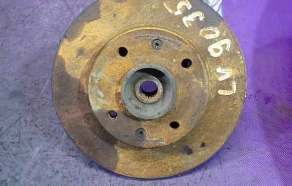 Peugeot 206 Front wheel hub spindle knuckle
