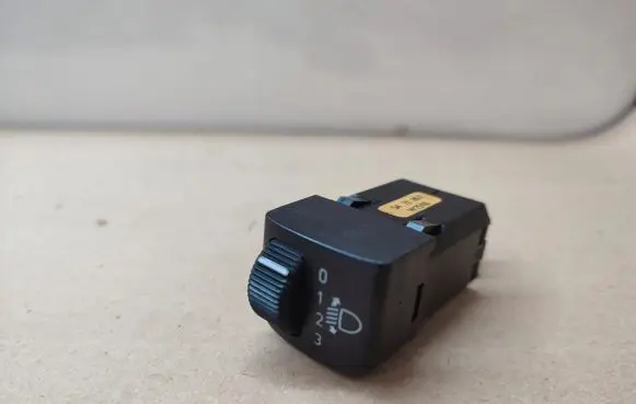 Saab 9-5 Headlight level height control switch 5471057