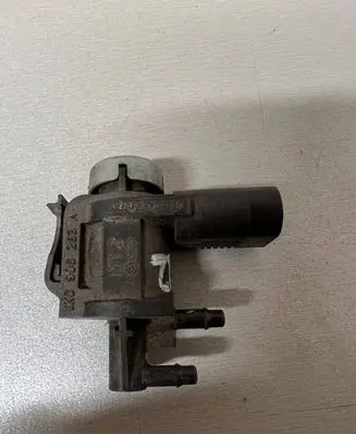 Audi A3 S3 A3 Sportback 8P Turbo solenoid valve 1K0906283A