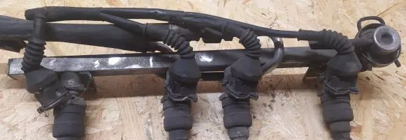Volkswagen PASSAT B5 Fuel main line pipe 050133681A
