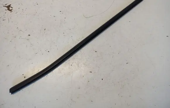 Hyundai Tucson IV NX4 Front door glass trim molding 