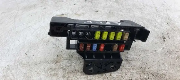Toyota Corolla Verso AR10 Fuse module NOCODE