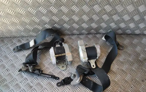 Toyota Corolla Verso AR10 Front seatbelt 0433085 138018 128450