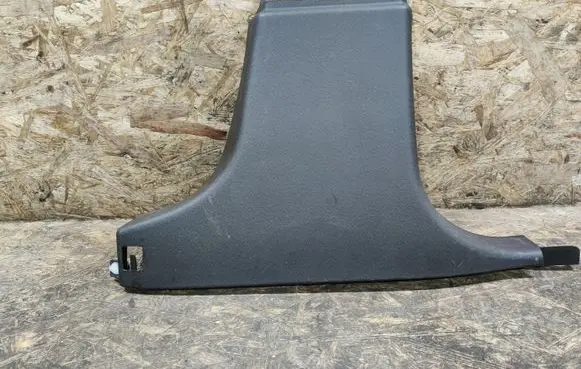 (B) pillar trim (bottom)
